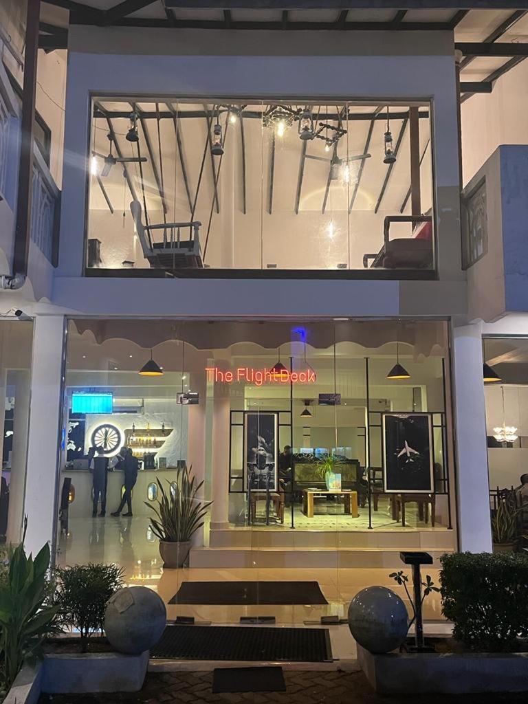 The Empyrean Airport Transit Hotel Katunayaka Екстериор снимка