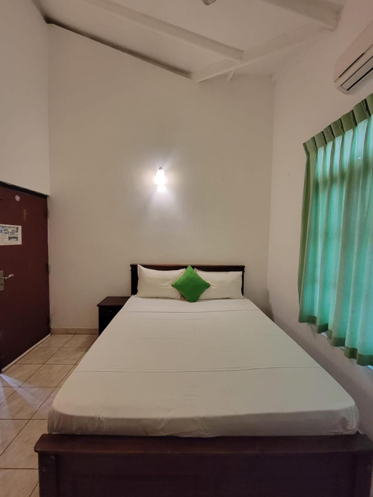 The Empyrean Airport Transit Hotel Katunayaka Екстериор снимка