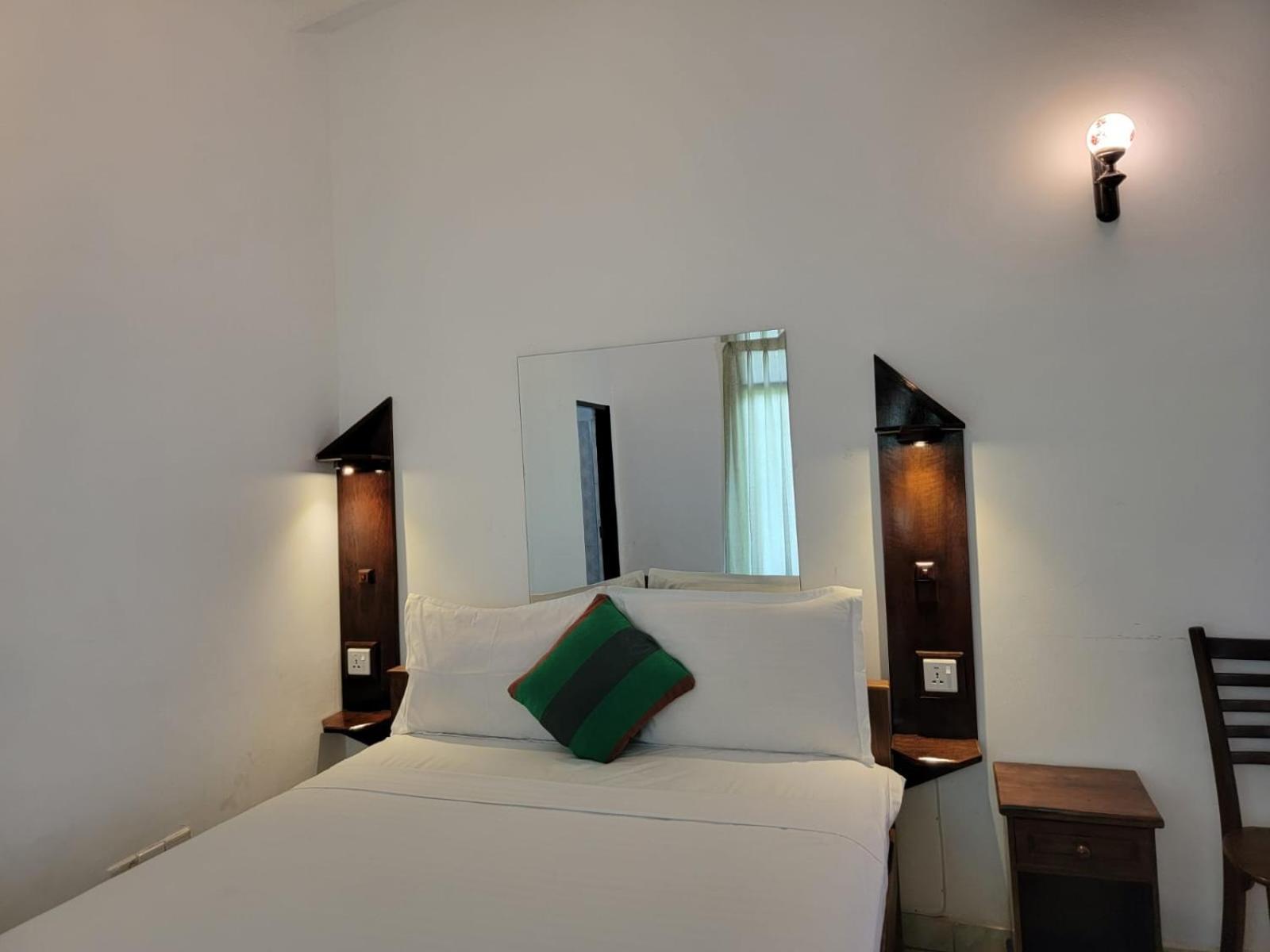 The Empyrean Airport Transit Hotel Katunayaka Екстериор снимка