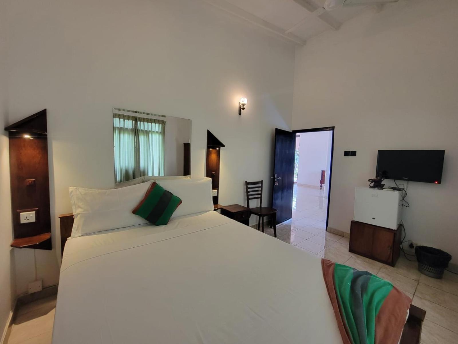 The Empyrean Airport Transit Hotel Katunayaka Екстериор снимка